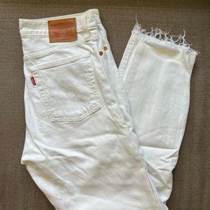 Levi’s Straight Leg Ankle Jean